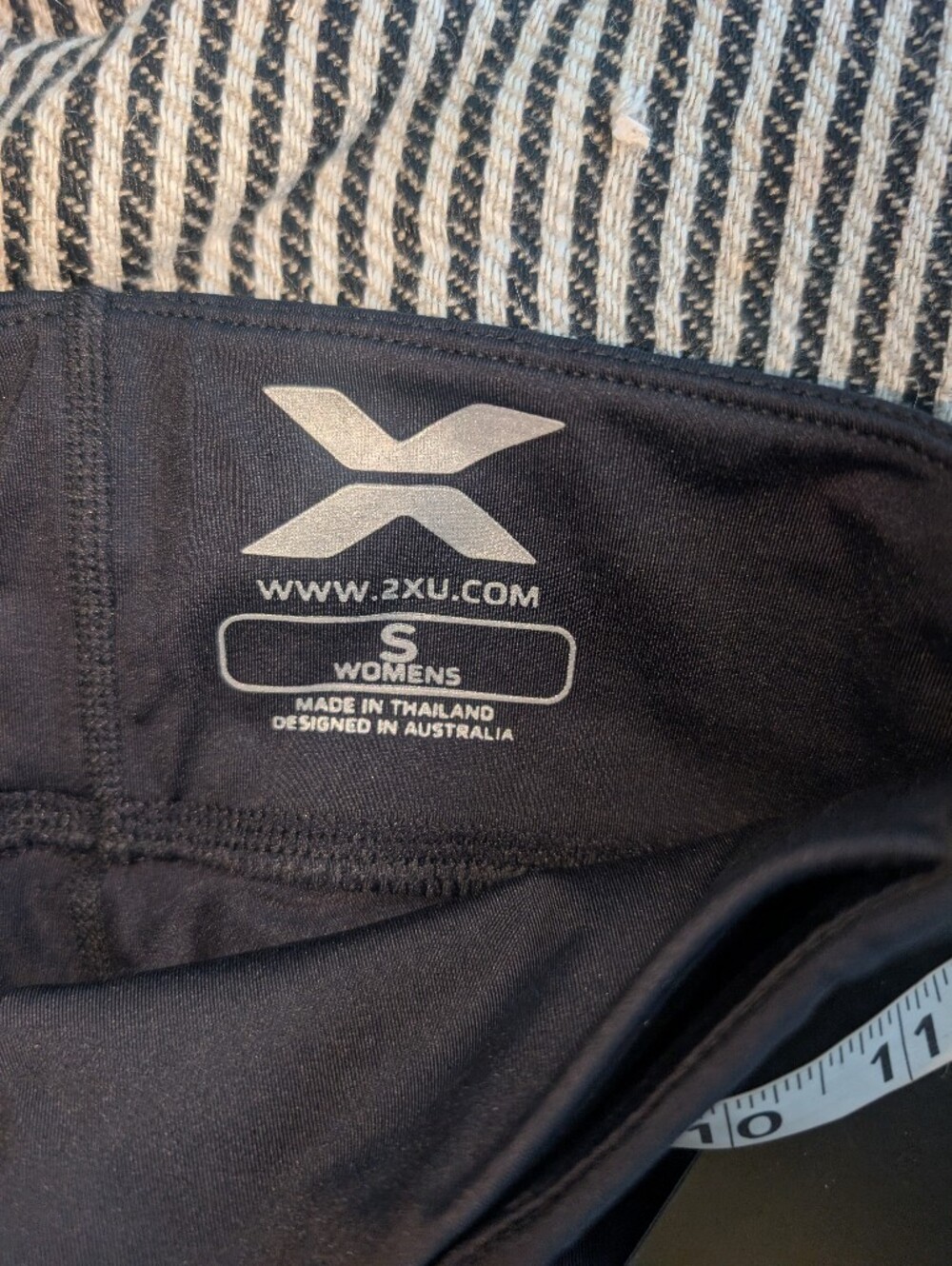 2XU Mid-Rise Compression Tights S Yoga Pants NIB Small Black PWX Fabric New - Picture 7 of 9